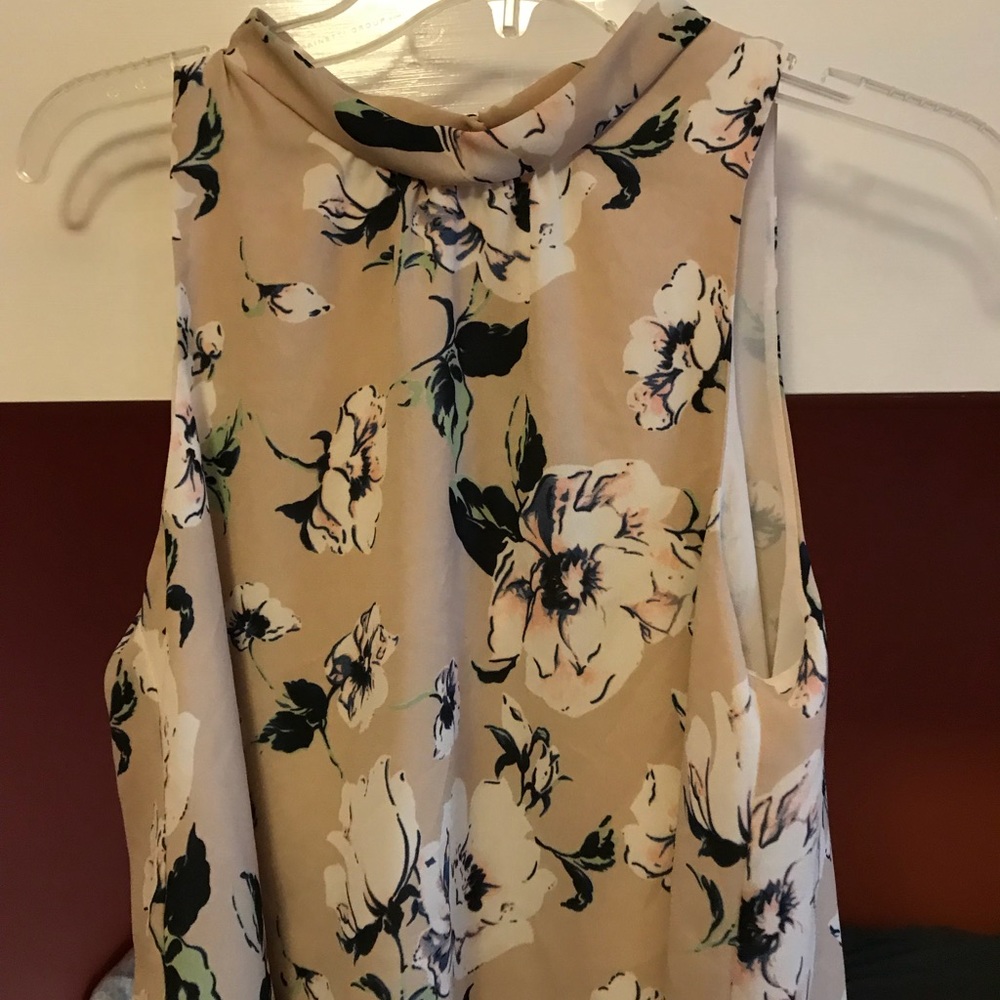 Cute floral top